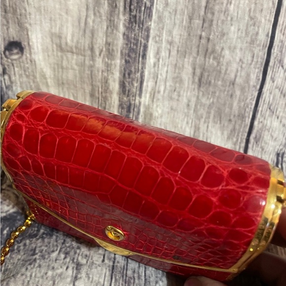 Authentic / Beautiful Judith Leiber Crocodile Clutch - Picture 3 of 12